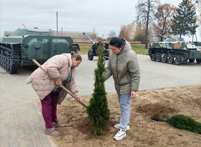 Октябрьский сельский совет: здесь заботятся о красоте и памяти