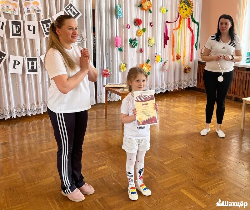 Солигорск 12. Директор детского сада. Шашечный турнир в школе. Шашечный турнир.